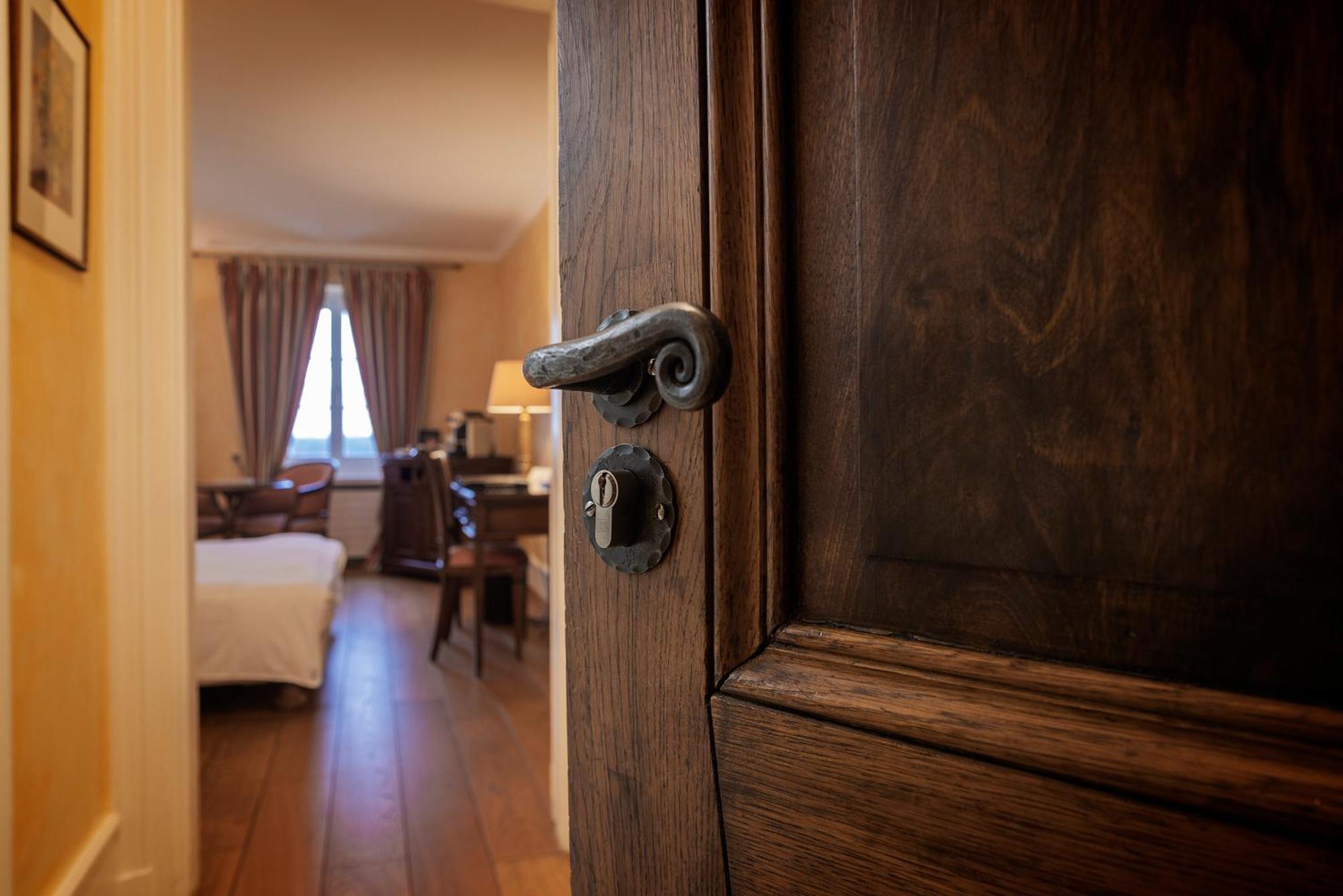 โดเมน เดอ ชาโตวิเยอ Hotel Peney Dessus ภายนอก รูปภาพ