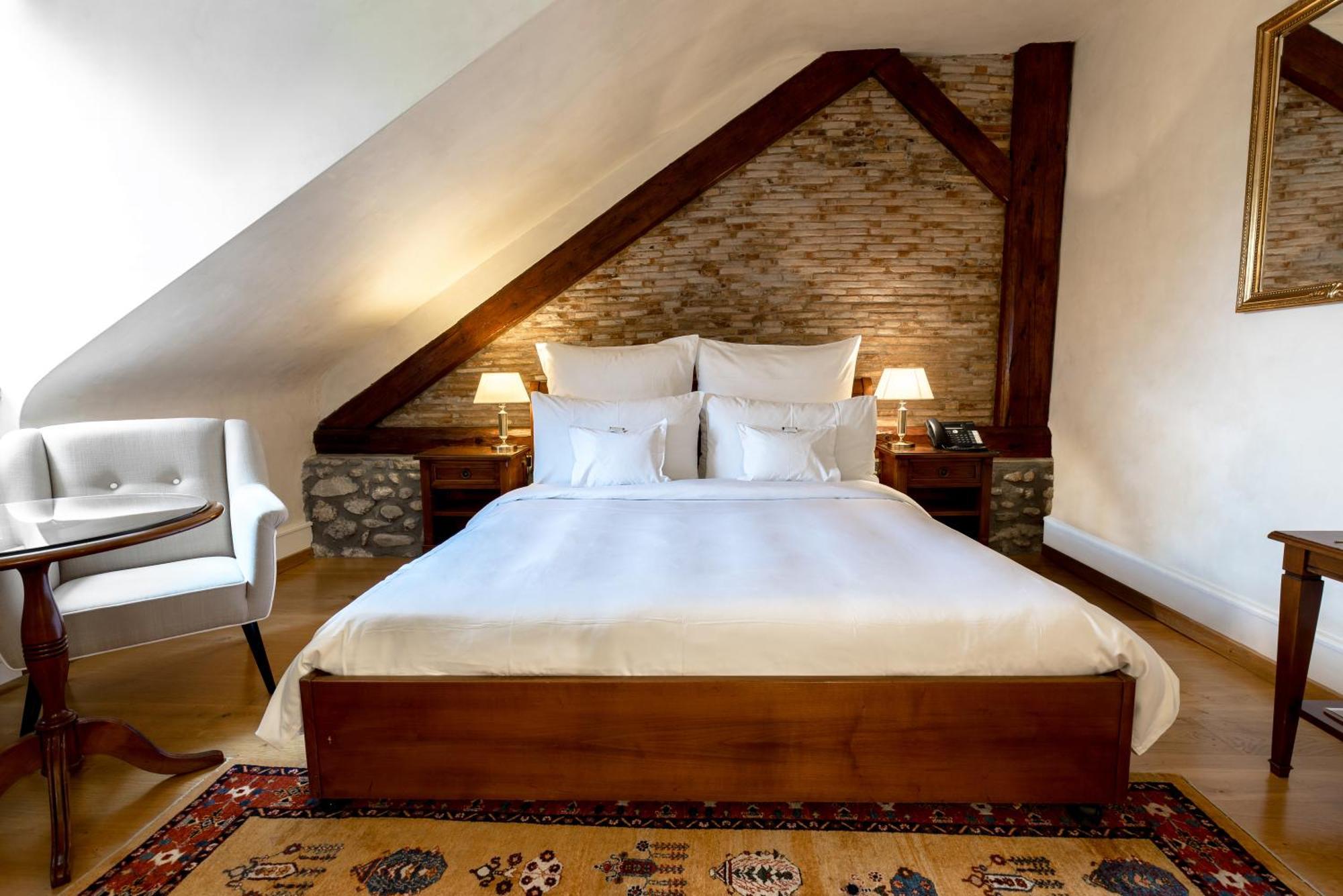 โดเมน เดอ ชาโตวิเยอ Hotel Peney Dessus ภายนอก รูปภาพ